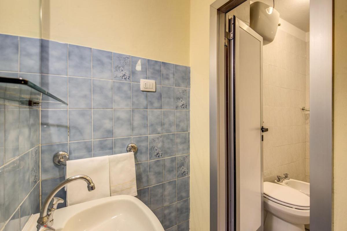 Hotel Romagna Florence Exterior photo