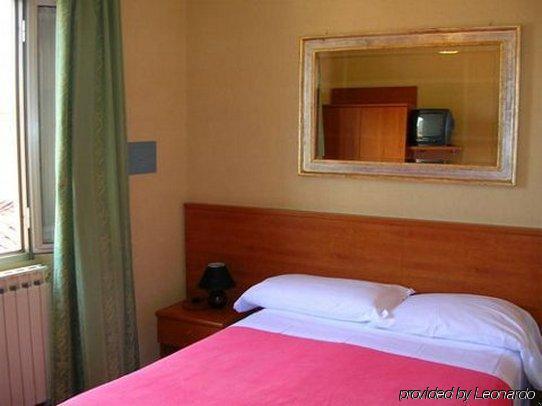 Hotel Romagna Florence Room photo