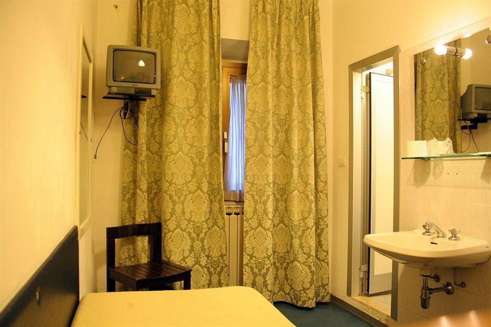 Hotel Romagna Florence Exterior photo
