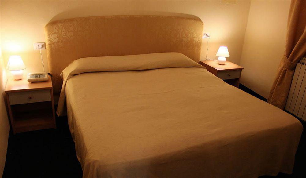 Hotel Romagna Florence Room photo
